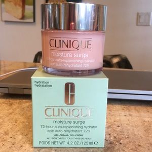Clinique Moisture Surge